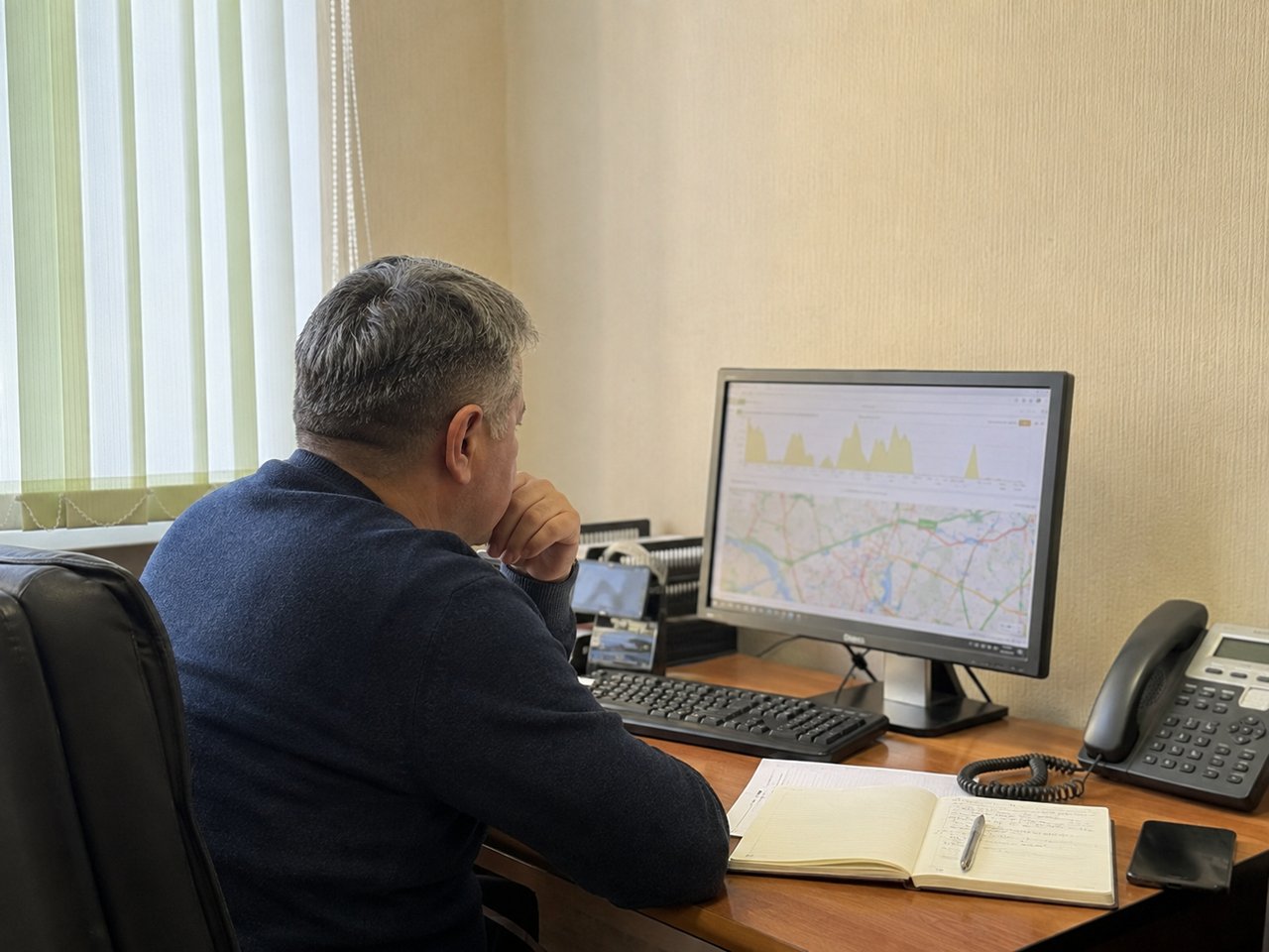 реклама такси — диспетчерская служба контролирует заказы